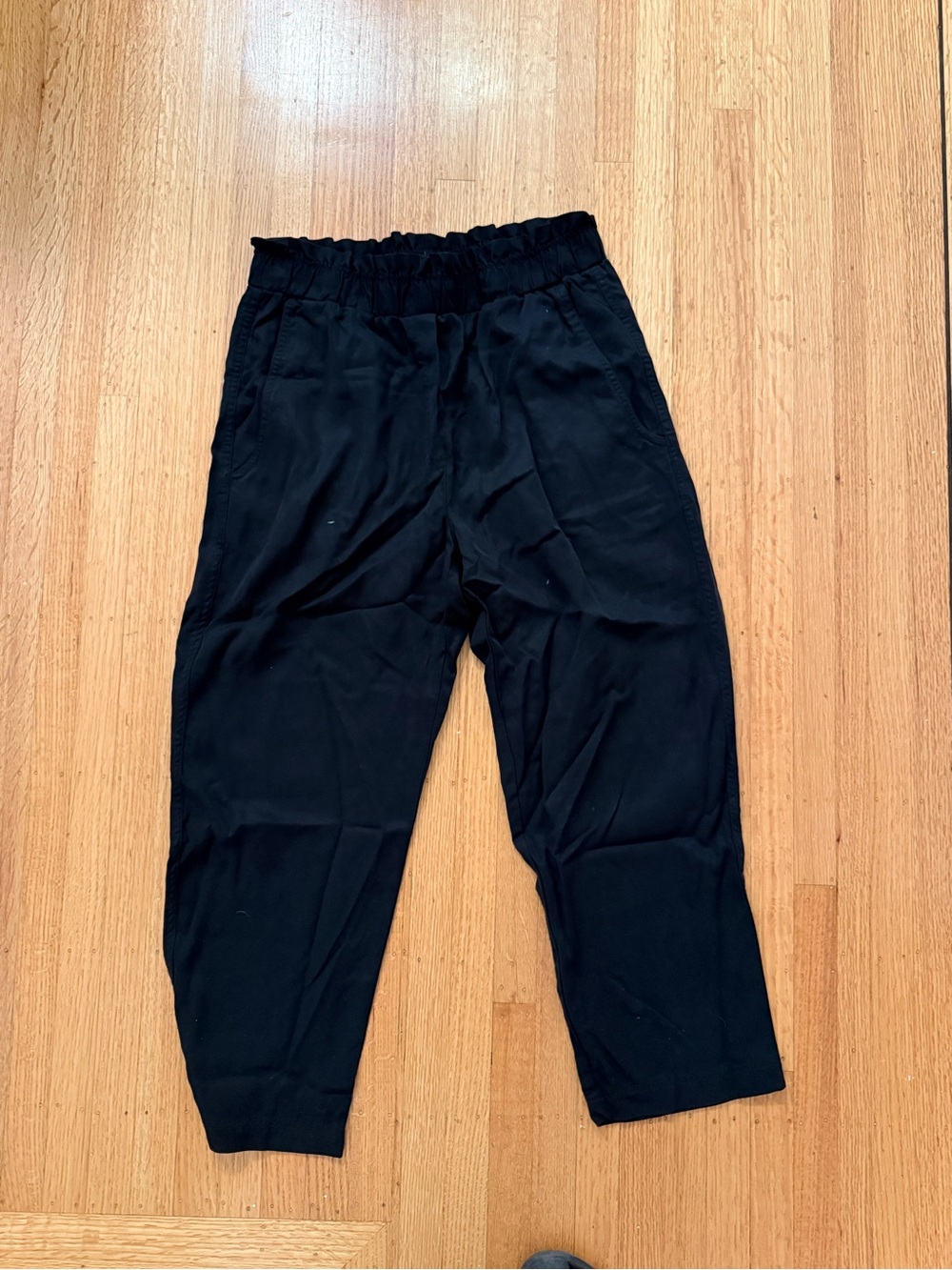 Babaton Black Cropped Elastic-Waist Pants